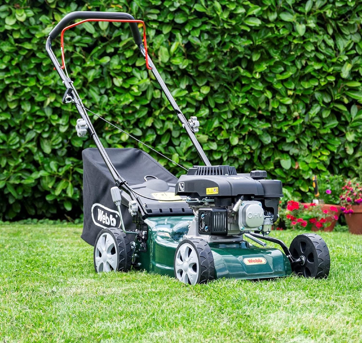 Webb WER410HP 16"/41cm Push Rotary Petrol Lawnmower, 132cc 4-Stroke Engine, 7 Cutting Heights, 45L Collection Bag - 3 Year Guarantee