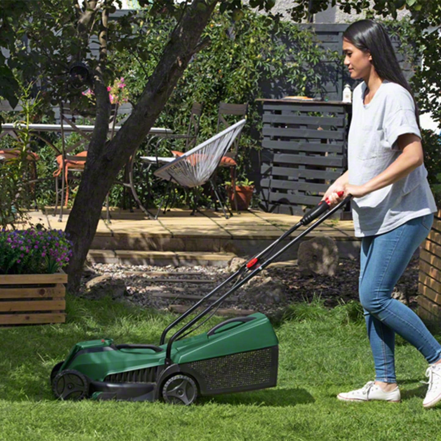 Bosch Cordless Lawnmower EasyMower 18V-32-200 (Without Battery, 18 Volt System, Cutting Width: 32 cm, in Carton Packaging)